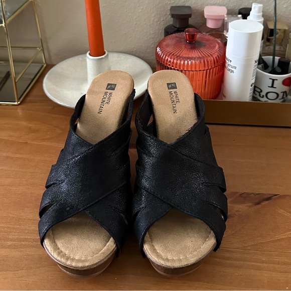 White mounts wedge sandals - Picture 3 of 5